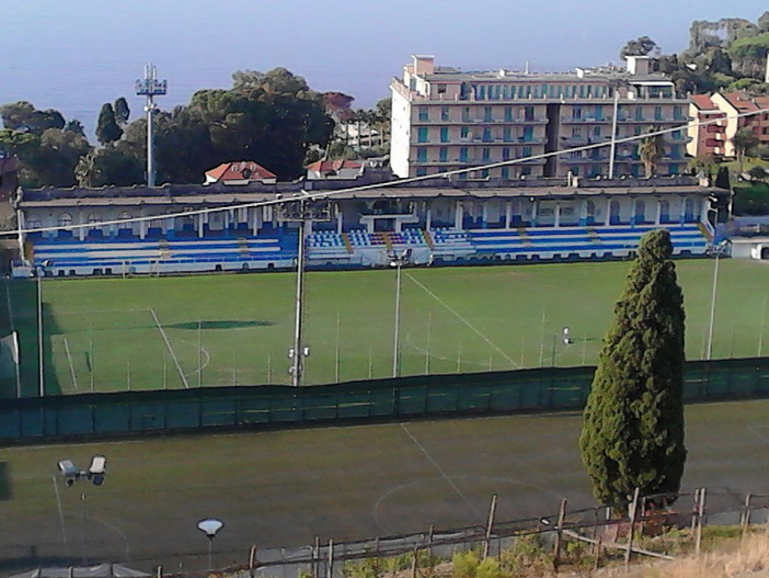 Sanremo: domenica il match Sanremese-Massese, divieto di vendita di bevande attorno allo stadio Sanremo: domenica il match Sanremese-Massese, divieto di vendita di bevande attorno allo stadio