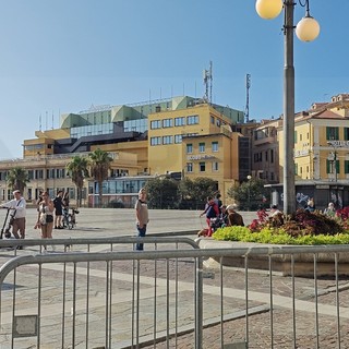 Piazza Colombo e il Festival, una lettrice: "Sanremo si è venduta la città alla RAI come Venezia a Bezos"