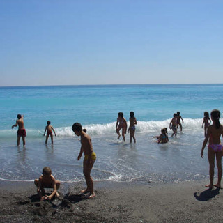 Aperte le iscrizioni alla Colonia Estiva per bimbi dai 5 ai 12 anni delle famiglie residenti nei Comuni del Golfo dianese Aperte le iscrizioni alla Colonia Estiva per bimbi dai 5 ai 12 anni delle famiglie residenti nei Comuni del Golfo dianese