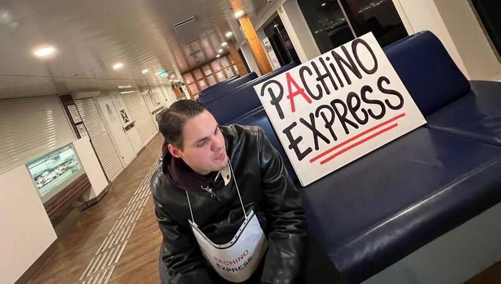 Da Camporosso a 'Pachino Express' su 'Le Iene', la storia del non vedente Sebastiano Gravina Da Camporosso a 'Pachino Express' su 'Le Iene', la storia del non vedente Sebastiano Gravina