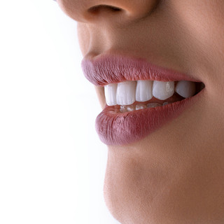 Come scegliere il dentista estetico giusto: la guida per un sorriso naturale e su misura Come scegliere il dentista estetico giusto: la guida per un sorriso naturale e su misura