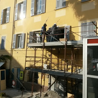 Imperia: domani chiuse al traffico piazza Calvi e via Palestro per messa in sicurezza dell'edificio danneggiato in via del Collegio Imperia: domani chiuse al traffico piazza Calvi e via Palestro per messa in sicurezza dell'edificio danneggiato in via del Collegio
