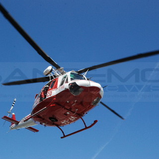 Gouta: tratto in salvo dall'elicottero dei VVF con la collaborazione di CC e Soccorso Alpino il fungaiolo 63enne