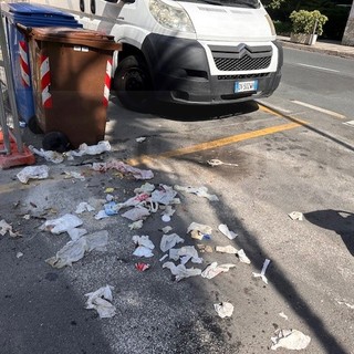 Sanremo: degrado e sporcizia tra corso Inglesi e via Legnano, le immagini di una nostra lettrice