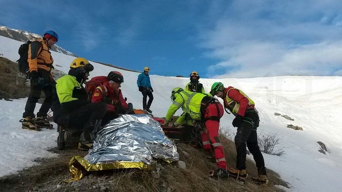 Ormea: ritrovato ferito ma vivo l'uomo imperiese in località Carnino Inferiore, era disperso da ieri (Foto) Ormea: ritrovato ferito ma vivo l'uomo imperiese in località Carnino Inferiore, era disperso da ieri (Foto)