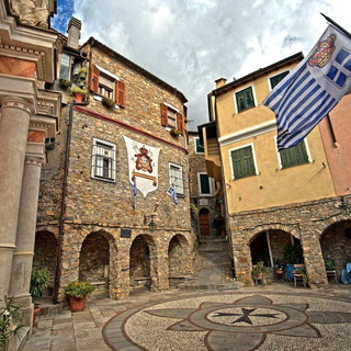 Ballate tradizionali medievali e musica antica, i Sonagli di Tagatam sbarcano a Seborga (Foto) Ballate tradizionali medievali e musica antica, i Sonagli di Tagatam sbarcano a Seborga (Foto)