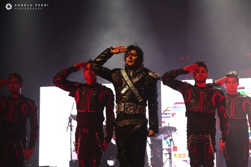 Nelle foto di Angela Perri lo spettacolo del “Michael Jackson live tribute show” di Sergio Cortés all'Archivolto di Genova Nelle foto di Angela Perri lo spettacolo del “Michael Jackson live tribute show” di Sergio Cortés all'Archivolto di Genova