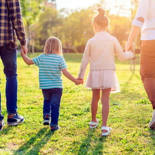 Ventimiglia, il 3 maggio “Destinazione Consapevolezza”: camminata esperienziale per la Festa della Mamma tra natura, benessere e solidarietà