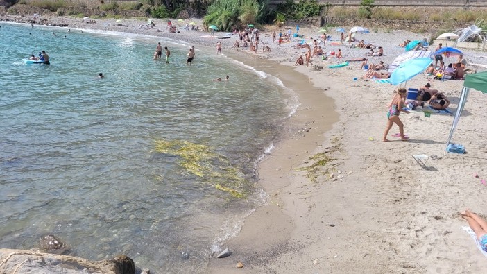 Bordighera: troppe imbarcazioni vicine alla riva al 'Giunchetto' e manca il rispetto delle normative