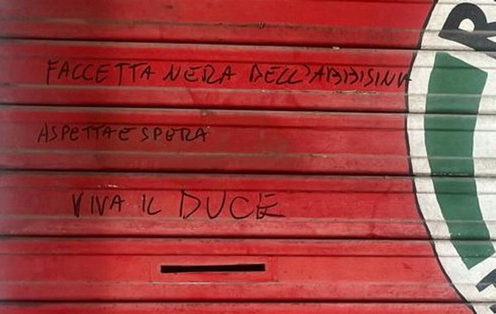 Scritte fasciste sulla sede di Rifondazione a Sanremo, la condanna di Progetto Comune e del Prc regionale