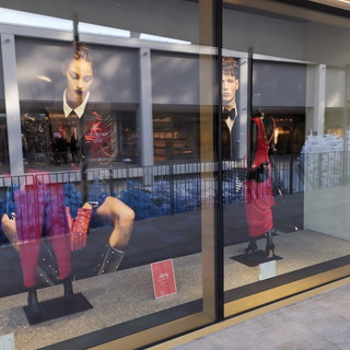 Sanremo stracolma di turisti e residenti per il primo giorno di saldi invernali: ottimi affari per tutti (Foto) Sanremo stracolma di turisti e residenti per il primo giorno di saldi invernali: ottimi affari per tutti (Foto)