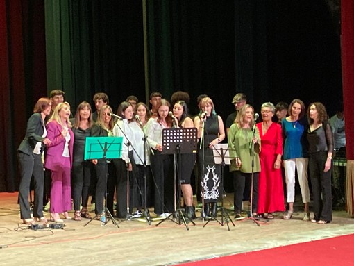 Sanremo: allegria e divertimento ieri al Casinò per lo spettacolo di fine anno del Liceo Cassini (Foto) Sanremo: allegria e divertimento ieri al Casinò per lo spettacolo di fine anno del Liceo Cassini (Foto)