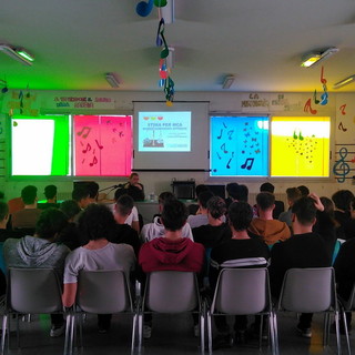 Ventimiglia: Seminario sulla stima per Mca venerdì scorso per gli studenti del 'Fermi Polo Montale' (Foto)