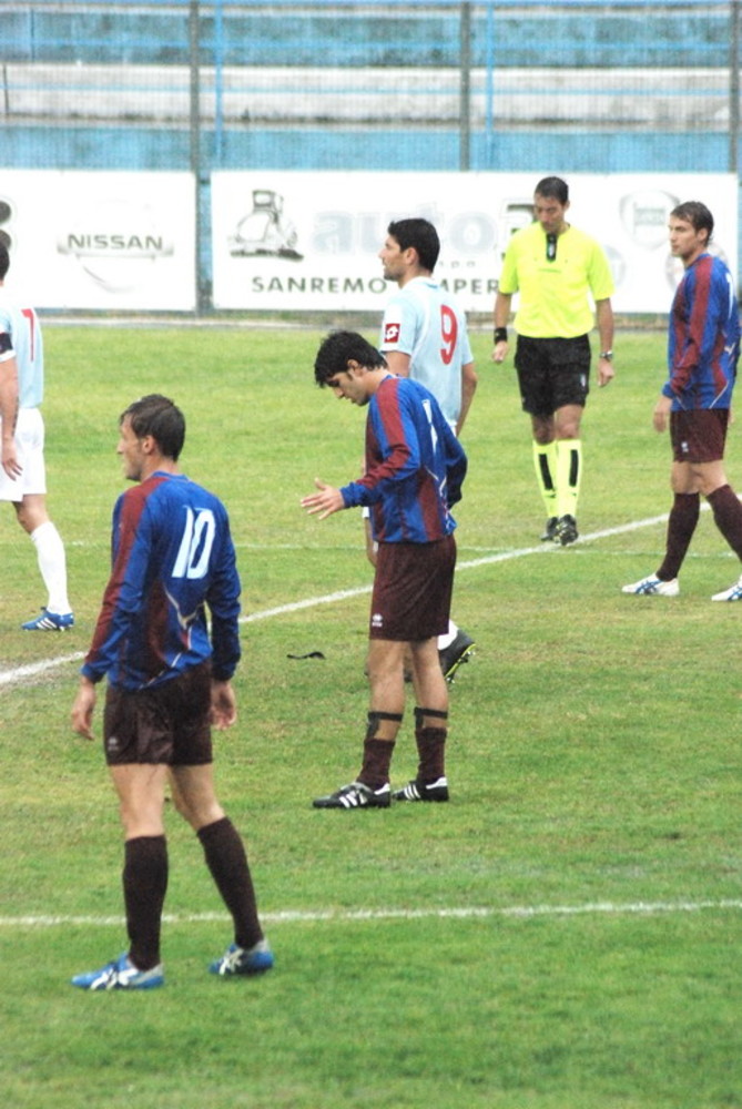 Calcio: le decisioni del Giudice Sportivo di Lega Pro per la 2a Divisione (Gir. A) Calcio: le decisioni del Giudice Sportivo di Lega Pro per la 2a Divisione (Gir. A)