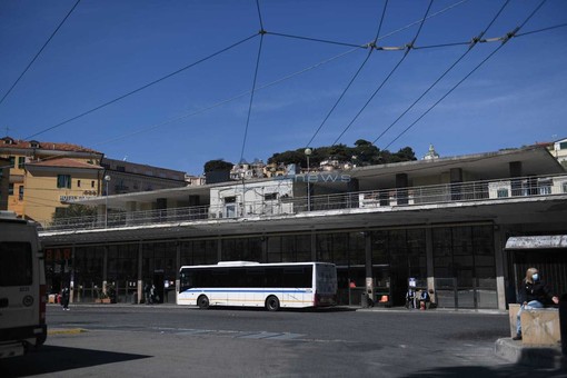 Sanremo: la conferma dell'Assessore Donzella per il futuro del 'solettone', due le ipotesi per la rimozione della struttura Sanremo: la conferma dell'Assessore Donzella per il futuro del 'solettone', due le ipotesi per la rimozione della struttura