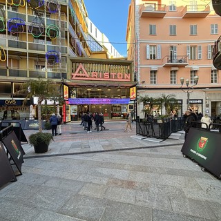 L'allestimento del set per 'Vita da Carlo'