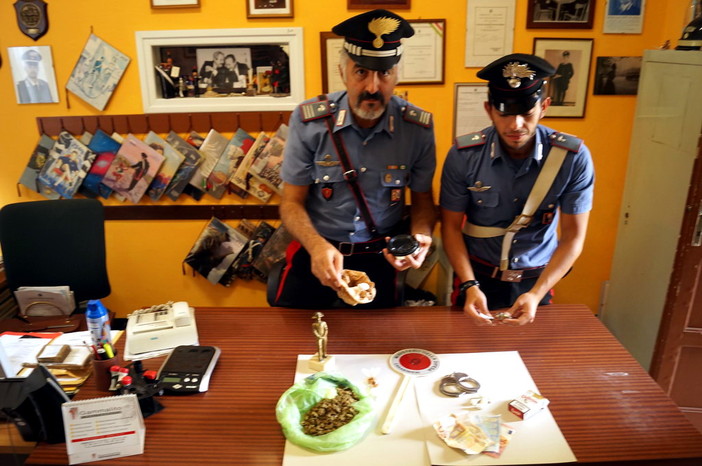 La droga sequestrata dai Carabinieri La droga sequestrata dai Carabinieri