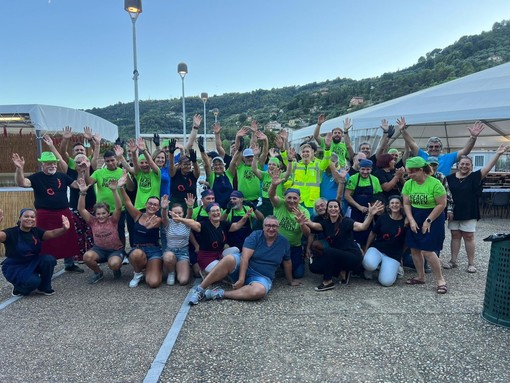 Cucina, folklore e musica: la Serata calabrese anima Camporosso (Foto)
