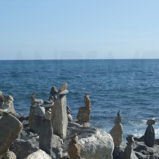 Sanremo: 'Stonehenge' alla foce del San Martino, lettore "Si possono trovare anche in montagna" Sanremo: 'Stonehenge' alla foce del San Martino, lettore "Si possono trovare anche in montagna"