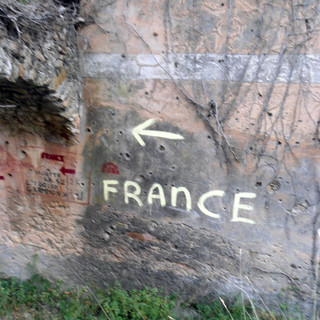 Ventimiglia: Barnabà e Veziano propongono la trasformazione delle 'Case Gina' in un museo dell'emigrazione