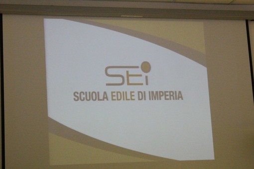 Imperia: domani alla Scuola Edile Imperiese "Una storia Italiana, impegni importanti contro le mafie" Imperia: domani alla Scuola Edile Imperiese "Una storia Italiana, impegni importanti contro le mafie"