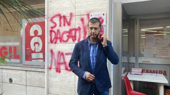 Vandalizzata sede della CGIL Imperia: M.I.A. Arcigay "Rabbia e dispiacere" Vandalizzata sede della CGIL Imperia: M.I.A. Arcigay "Rabbia e dispiacere"