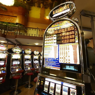 Sanremo: corto circuito ai gruppi di continuità, black-out alle slot machine del Casinò Sanremo: corto circuito ai gruppi di continuità, black-out alle slot machine del Casinò