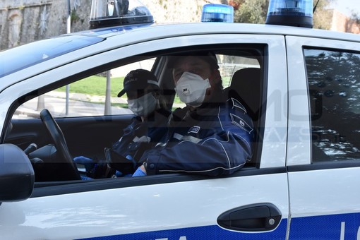 Sanremo: arresto della Polizia Locale, i ringraziamenti del sindaco Biancheri e del presidente Il Grande Sanremo: arresto della Polizia Locale, i ringraziamenti del sindaco Biancheri e del presidente Il Grande
