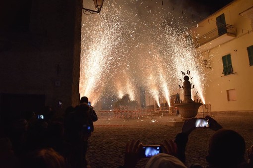 Taggia stasera l'appuntamento con San Benedetto, il grande show pirotecnico a partire dalle 21