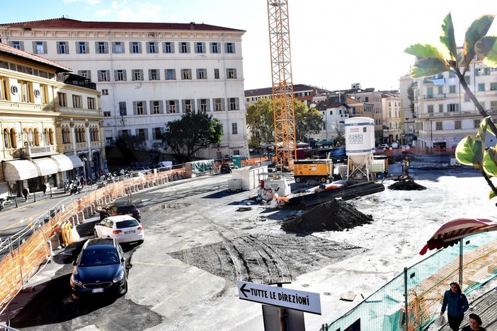Sanremo: costruzione del parcheggio di piazza Eroi, Alessi "C'è chi perde il 20%, qualcuno pensa di spostarsi" (Video) Sanremo: costruzione del parcheggio di piazza Eroi, Alessi "C'è chi perde il 20%, qualcuno pensa di spostarsi" (Video)