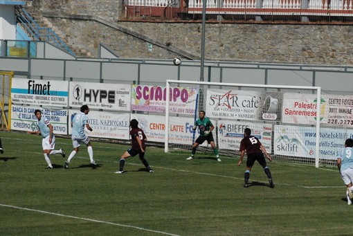 Calcio: Sanremese sotto (1-3) dopo il primo tempo di Coppa a Carrara Calcio: Sanremese sotto (1-3) dopo il primo tempo di Coppa a Carrara