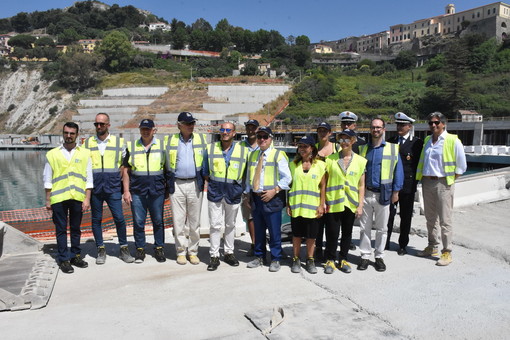 Ventimiglia: la Porti di Monaco ufficializza l'inaugurazione di 'Cala del Forte' e metà giugno 2020 alla presenza del Principe Alberto (Foto e Video) Ventimiglia: la Porti di Monaco ufficializza l'inaugurazione di 'Cala del Forte' e metà giugno 2020 alla presenza del Principe Alberto (Foto e Video)