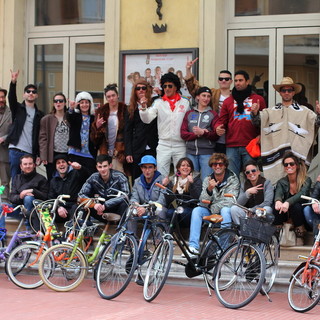 Ventimiglia: domenica 19 maggio sfilata goliardica lungo le vie cittadine in sella alla propria bicicletta