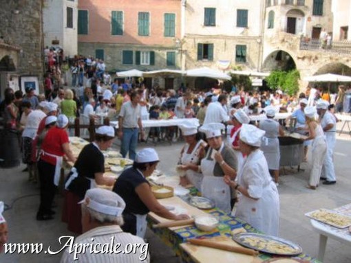 Apricale: domenica prossima, appuntamento con la 55° edizione della tradizionale Sagra della Pansarola e Zabaione.