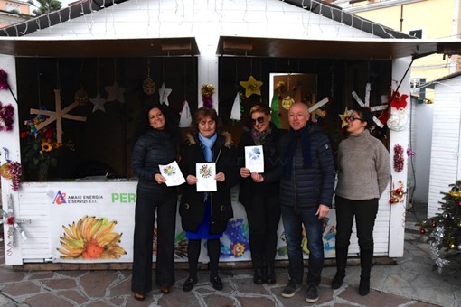 La presentazione dello stand in piazza Colombo La presentazione dello stand in piazza Colombo