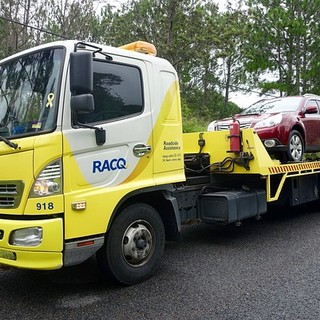 Soccorso stradale carroattrezzi H24: il servizio di cui hai bisogno in caso di incidente a Roma