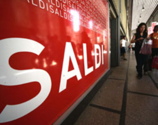 Al via il 5 gennaio anche nella nostra provincia i saldi: le aspettative per i commercianti dopo un Natale 'così così'