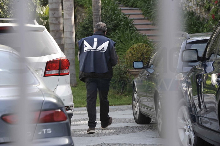 Arresto Claudio Scajola: casi di 'uso improprio' della scorta nelle intercettazioni telefoniche Arresto Claudio Scajola: casi di 'uso improprio' della scorta nelle intercettazioni telefoniche
