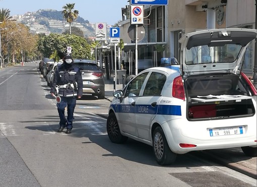 I controlli nelle città deserte dello scorso lockdown che si ripeteranno durante le feste
