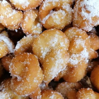 Bajardo celebra il suo dolce simbolo: domenica torna la 4ª Sagra dei Crustuli tra tradizione, musica e sapori