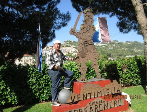 Ventimiglia: ecco il 'Corsaro Nero' l'artistica scultura di Romano D'Orsi a Largo Torino