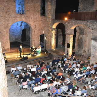 Dolceacqua: sold out per lo spettacolo di domenica scorsa al castello ‘Omaggio al cinema, le grandi musiche da film Dolceacqua: sold out per lo spettacolo di domenica scorsa al castello ‘Omaggio al cinema, le grandi musiche da film