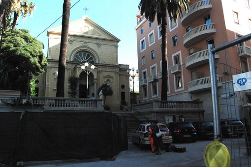 I soccorsi fuori dalla Chiesa
