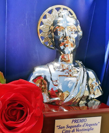 Ventimiglia: quest'anno il premio 'San Segundin d'Argentu' andrà agli 'Angeli del Covid-19' Ventimiglia: quest'anno il premio 'San Segundin d'Argentu' andrà agli 'Angeli del Covid-19'