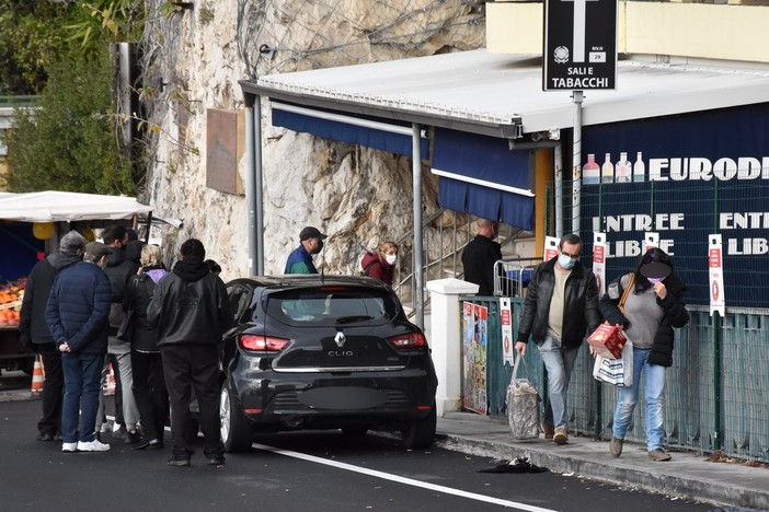 La rivendita di Ponte San Luigi, uno dei luoghi più 'battuti' dai francesi La rivendita di Ponte San Luigi, uno dei luoghi più 'battuti' dai francesi