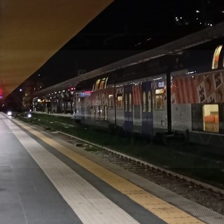Ventimiglia: furto di rame ai cavi di segnalazione nella zona delle Gallardi, treno verso Breil in ritardo di 90 minuti Ventimiglia: furto di rame ai cavi di segnalazione nella zona delle Gallardi, treno verso Breil in ritardo di 90 minuti