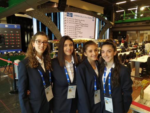 Gli alunni dell’Istituto Tecnico Turistico ‘Ruffini-Aicardi’ di Sanremo impegnati in progetti di Alternanza Scuola Lavoro al Teatro Ariston
