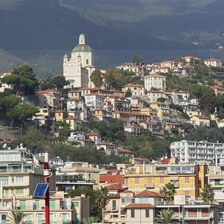 Sanremo tra fiori e degrado: l'appello di una cittadina per il decoro urbano Sanremo tra fiori e degrado: l'appello di una cittadina per il decoro urbano