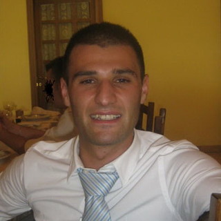 Targatocn.it ha scoperto il volto di Santino Cimino, l'uomo che ha ucciso il giovane Matteo De Cerce e ricercato anche in Costa Azzurra Targatocn.it ha scoperto il volto di Santino Cimino, l'uomo che ha ucciso il giovane Matteo De Cerce e ricercato anche in Costa Azzurra