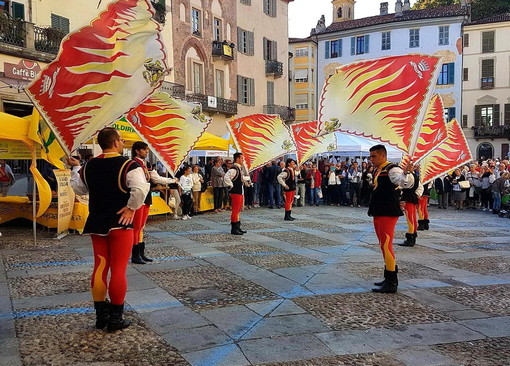 Ventimiglia: domani sera in piazza Colletta la prova generale degli sbandieratori per il torneo di Padova
